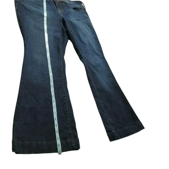 Torrid Flare Denim Jeans Stretch Blend Zip Closure Pockets Blue size 16R women's - Picture 4 of 11